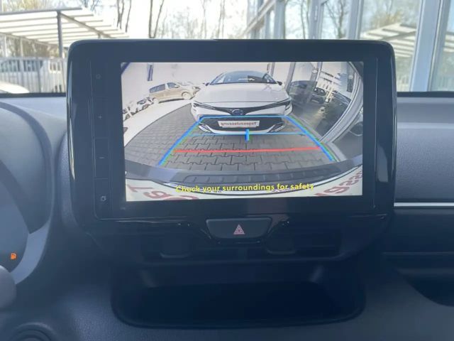 Toyota Yaris Hatchback Hybride VVT-i