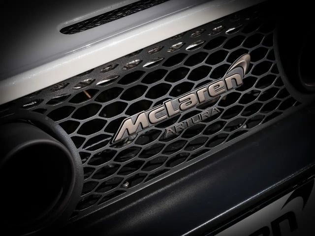 McLaren Artura Spider