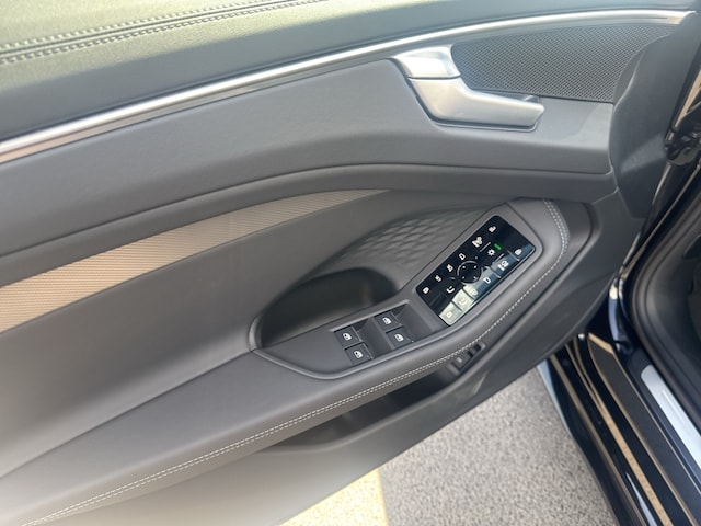 Audi A6 Avant S-Tronic