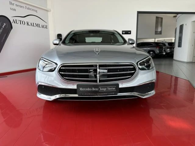Mercedes-Benz E 200 EXCLUSIVE Sedan