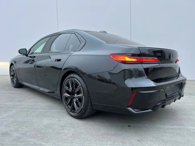 BMW 740 740d M-Sport Sedan xDrive