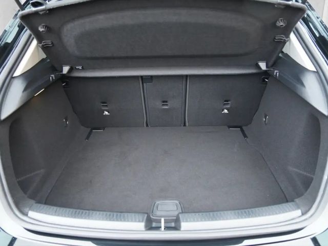 Mercedes-Benz A 180 Hatchback Progressive