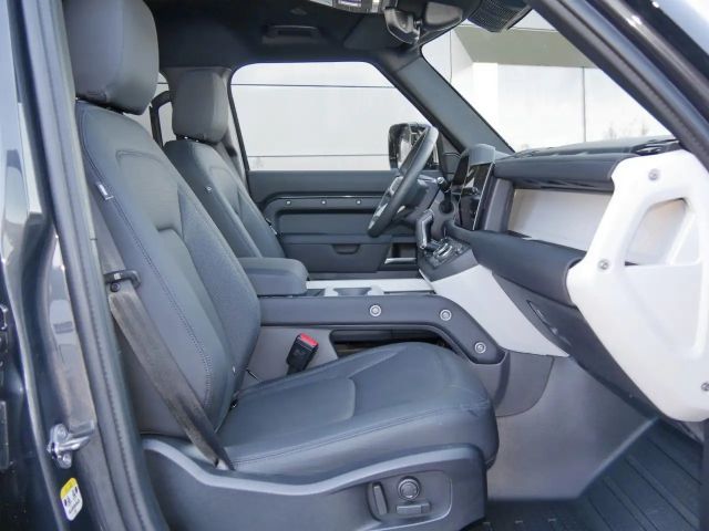 Land Rover Defender 110 Dynamic SE