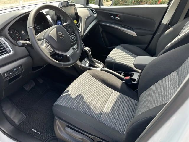 Suzuki S-Cross Hybrid