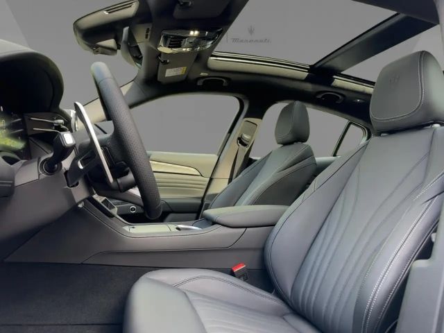 Maserati Grecale MY25 - 300PS - AWD - PANO - LED