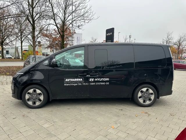 Hyundai Staria Signature