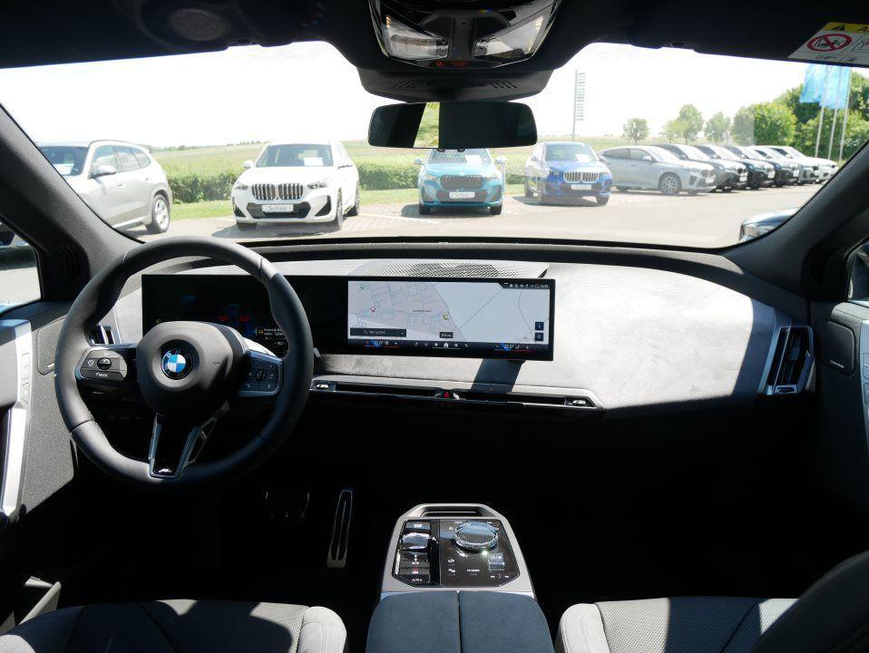 BMW iX xDrive60