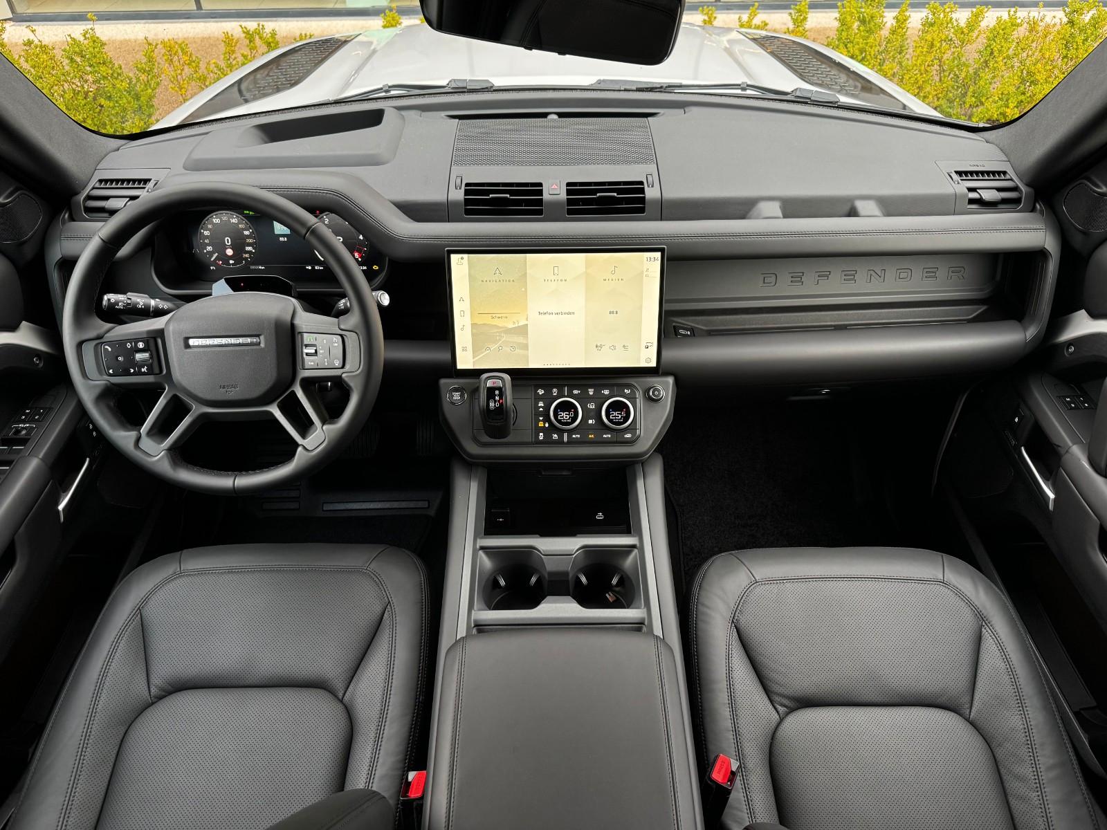 Land Rover Defender 110 Dynamic HSE