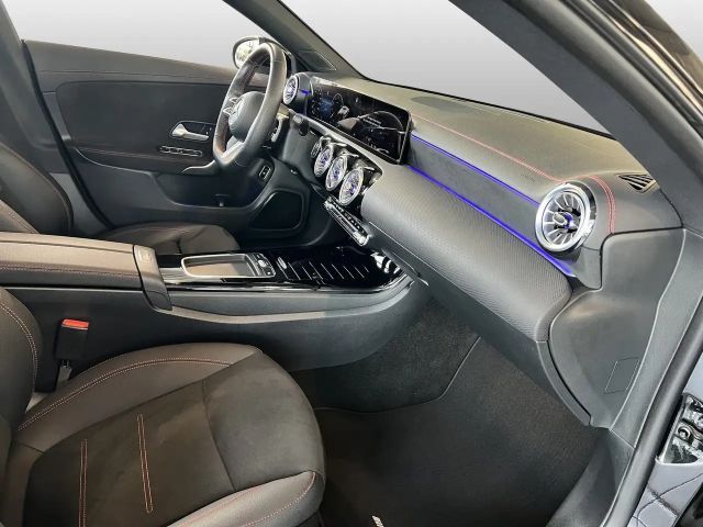 Mercedes-Benz CLA 200 AMG Line Coupé Premium