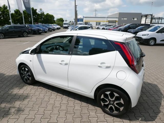 Toyota Aygo Hatchback Play Team D X-play