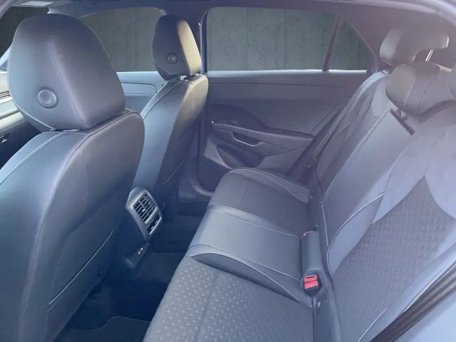 Volkswagen T-Roc DSG IQ.Drive R-Line