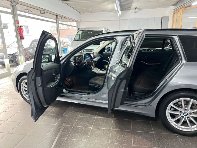 BMW 320 320d Touring xDrive