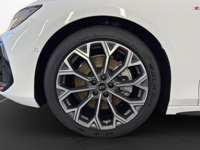 Audi A6 Avant Quattro S-Tronic