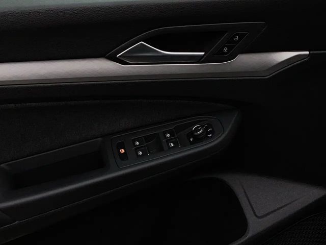 Volkswagen Golf 1.5 TSI DSG Life Variant