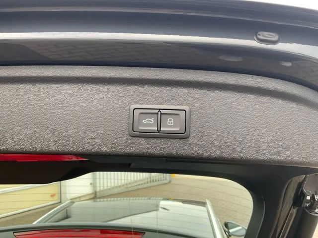 Audi A3 35 TFSI Business Sedan