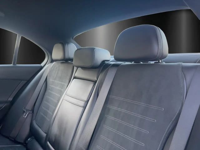 Mercedes-Benz C 300 AMG Line Sedan