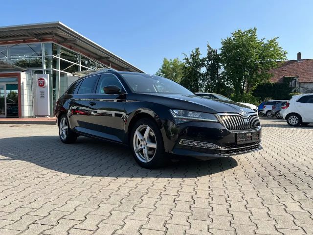 Skoda Superb 2.0 TDI Combi Style Style