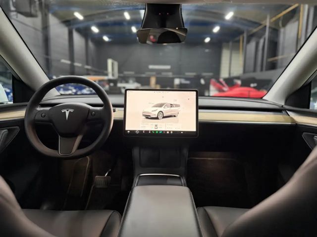Tesla Model Y AWD Long Range