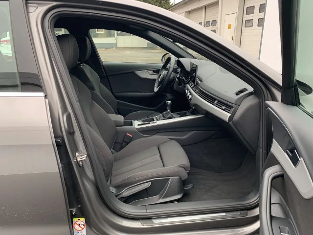 Audi A4 35 TFSI Sedan