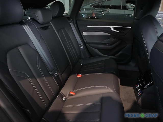 Audi A6 Avant Quattro S-Tronic