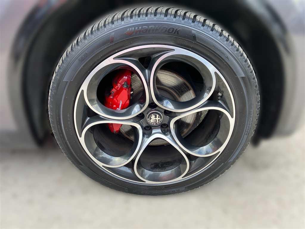 Alfa Romeo Stelvio Q4 Veloce