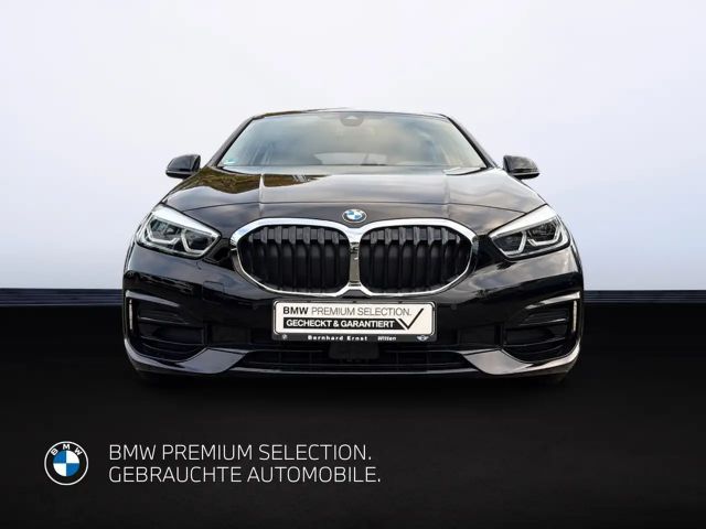 BMW 118 118i Sedan Sport Line