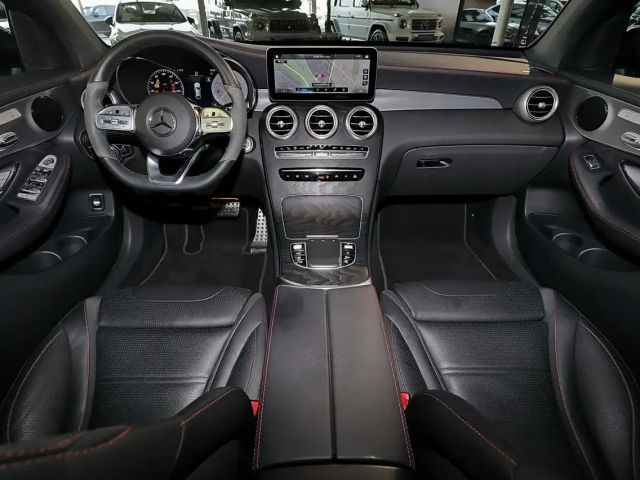 Mercedes-Benz GLC 300 4MATIC AMG Line Coupé