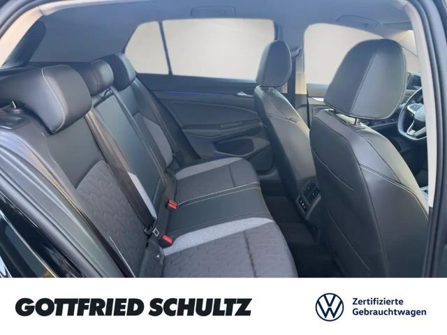 Volkswagen Golf 1.5 eTSI DSG