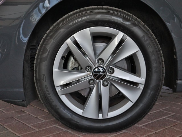 Volkswagen Golf DSG Golf VIII Life Variant