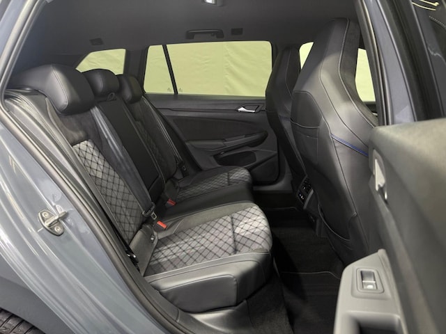 Volkswagen Golf 2.0 TDI DSG R-Line Variant