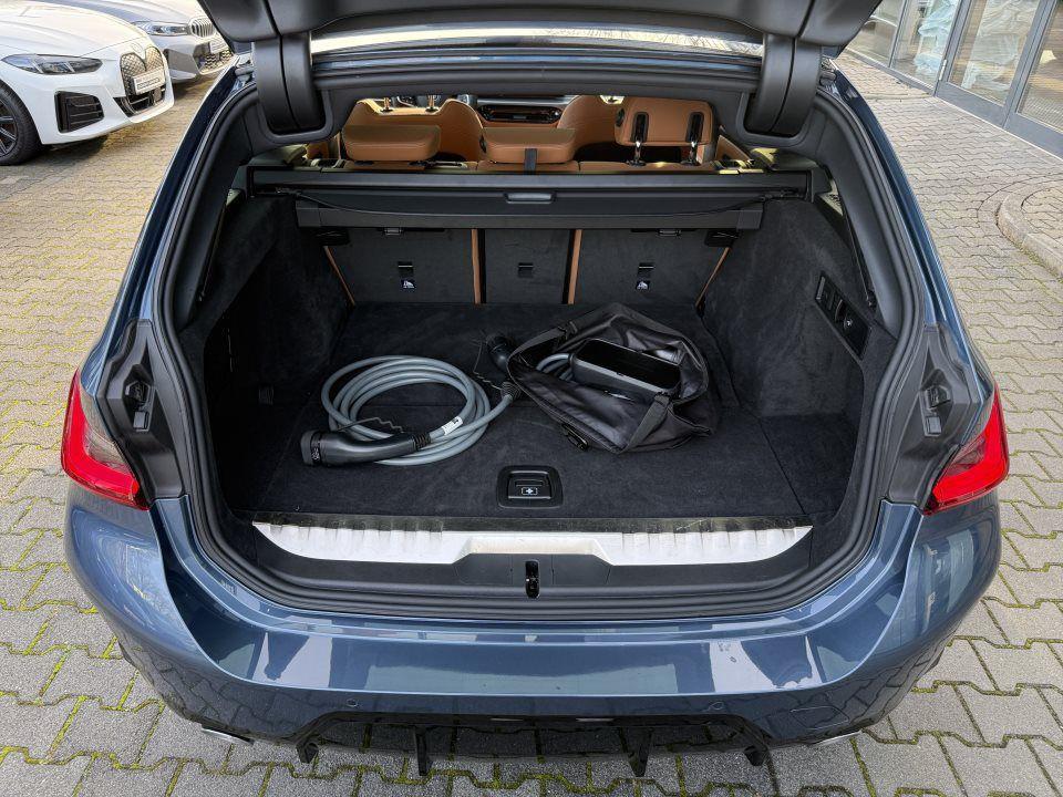 BMW 330 330e Touring