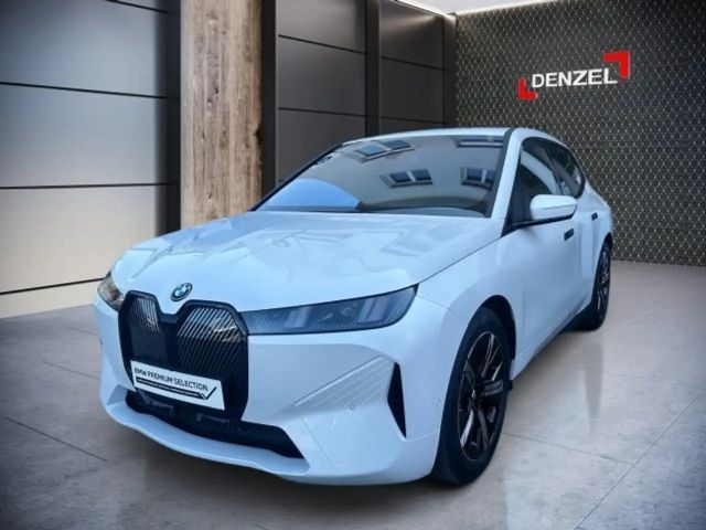 BMW iX xDrive45