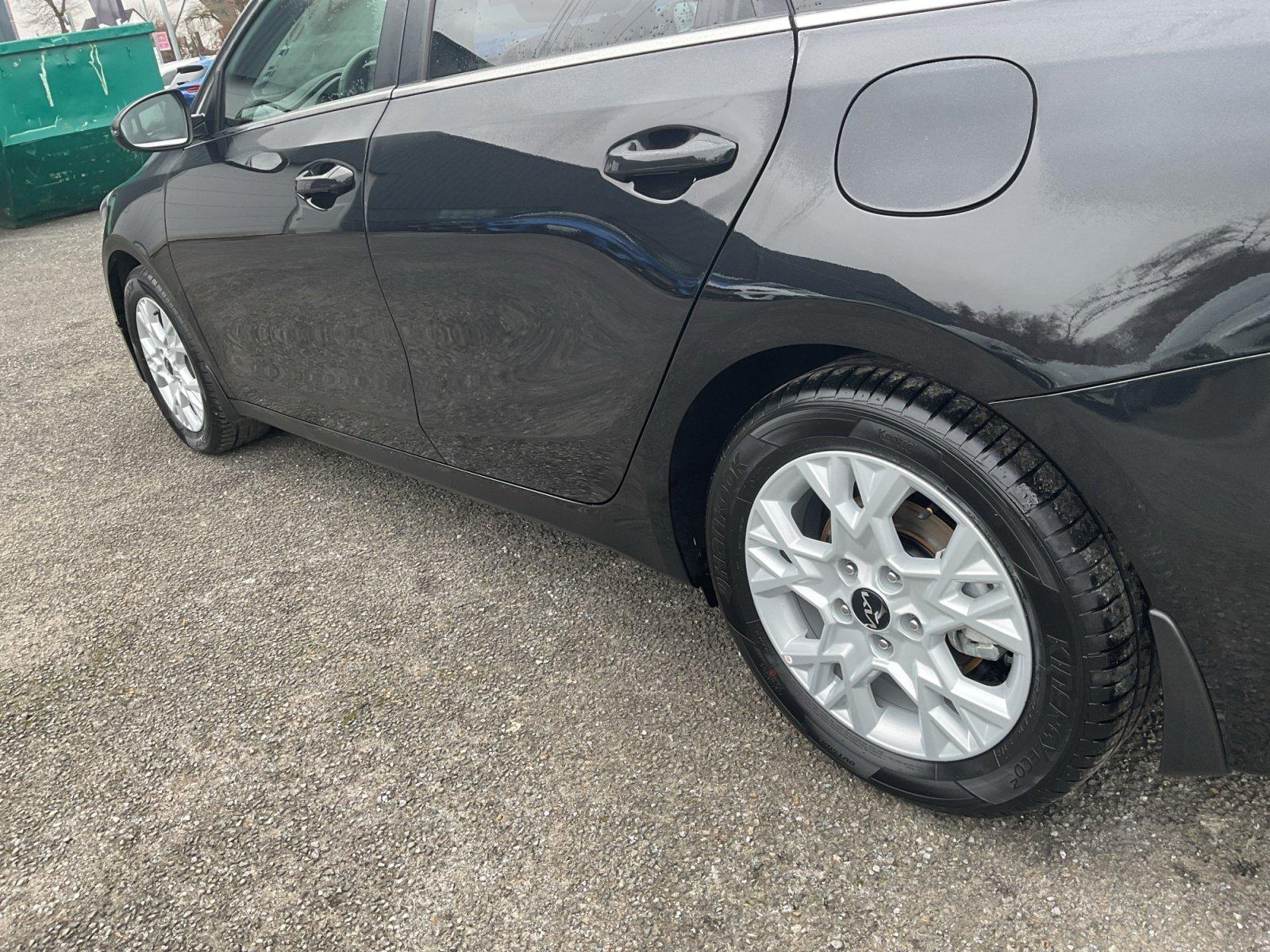 Kia Ceed GOLD 1.5 T DCT LED+Navi+SHZ+PD