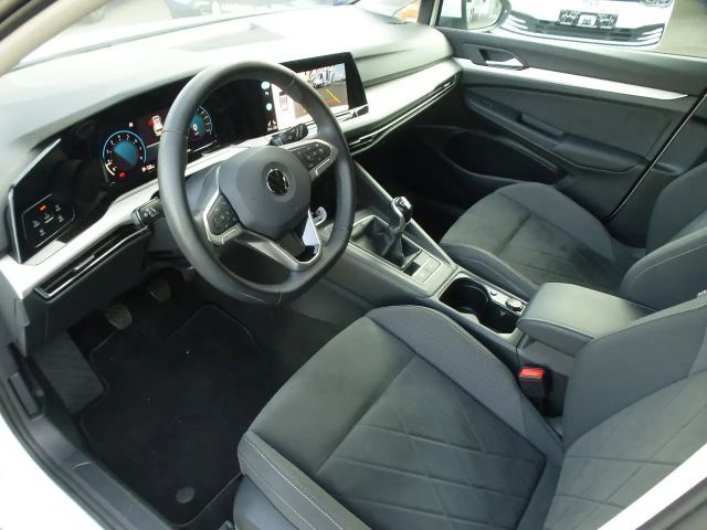 Volkswagen Golf Life Variant