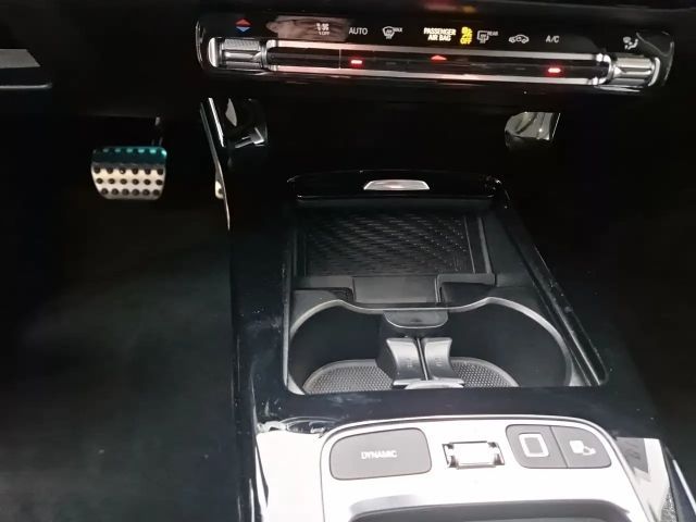 Mercedes-Benz CLA 200 AMG Line Coupé