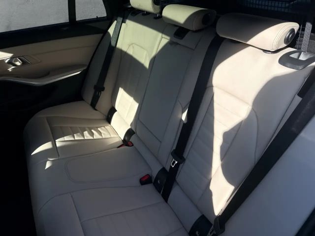 BMW 330 330e M-Sport Touring xDrive