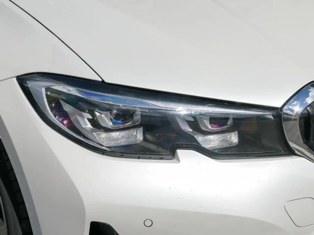 BMW 330 330e Touring xDrive
