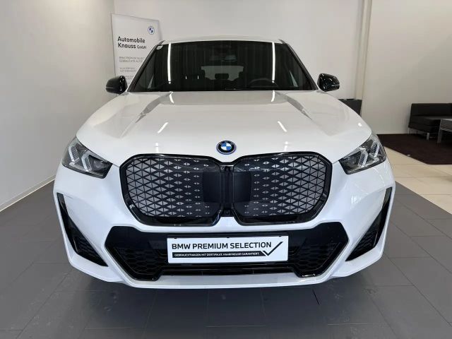 BMW iX1 xDrive30