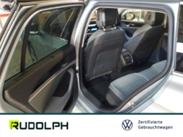 Volkswagen Passat 1.5 eTSI Business DSG