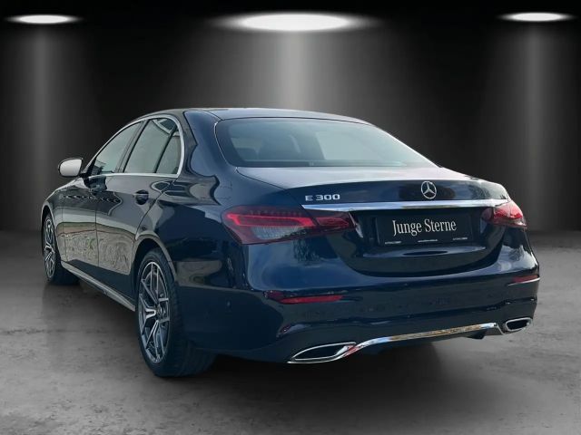 Mercedes-Benz E 300 AMG Line Sedan