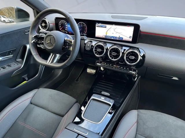 Mercedes-Benz A 180 A 180 d AMG Line