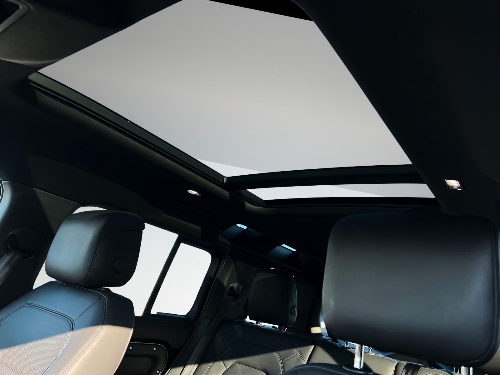 Land Rover Defender 110 Dynamic HSE