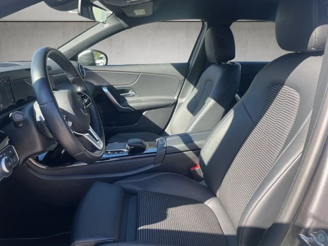 Mercedes-Benz A 200 4MATIC A 200 d Progressive