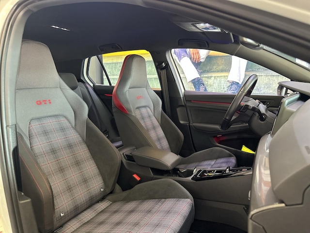 Volkswagen Golf 2.0 TSI DSG GTI