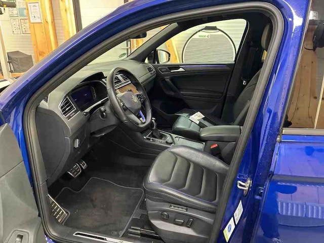 Volkswagen Tiguan BLACK 320PS NP.83T AKRAPOVIC.AHK.PANO.LEDER.AREA-VIEW.21