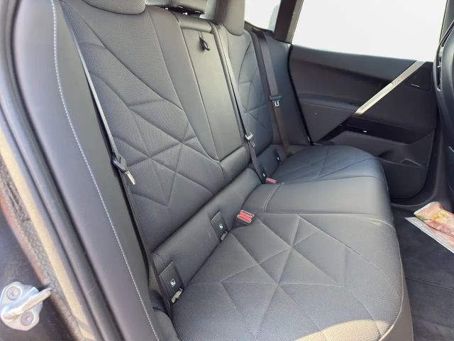 BMW iX *** LUFTFEDERUNG *** AHK ** NP 124.000,- *** -53%