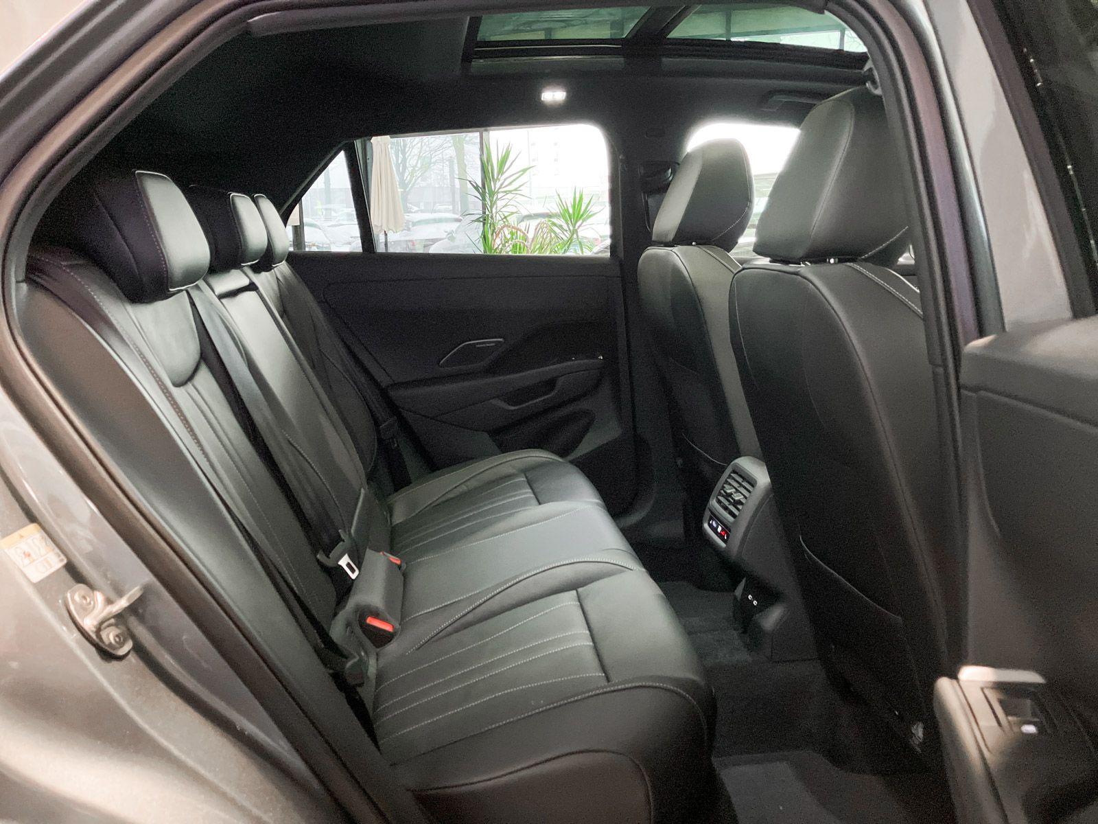 Volkswagen T-Roc 1.5 eTSI DSG R-Line