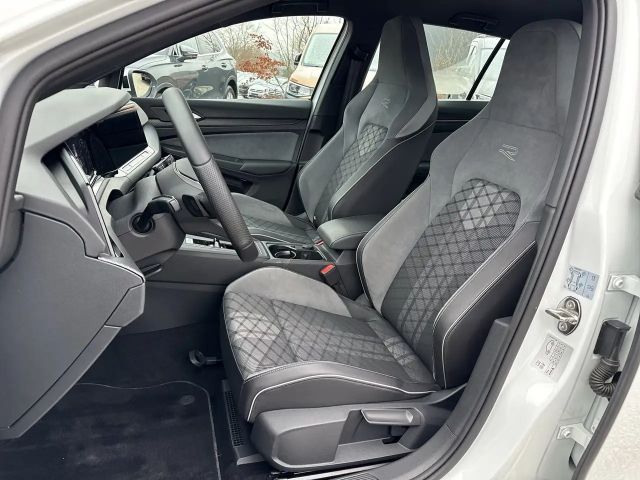 Volkswagen Golf DSG R-Line