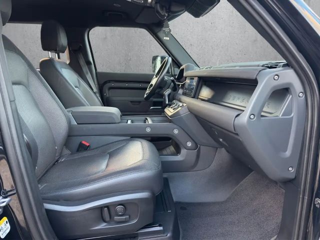 Land Rover Defender 110 Dynamic SE