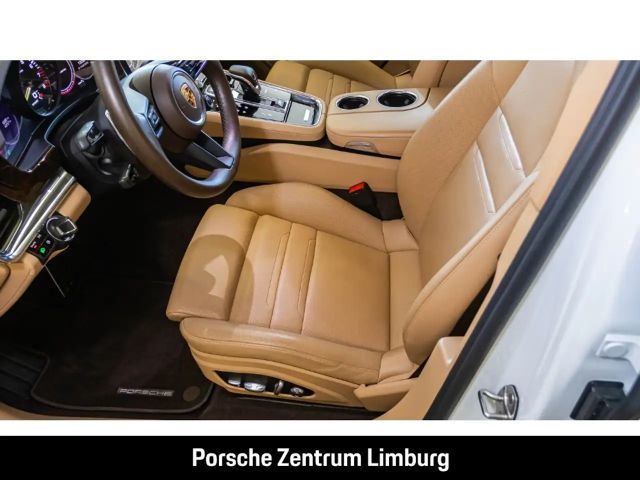 Porsche Panamera 4 E-Hybrid
